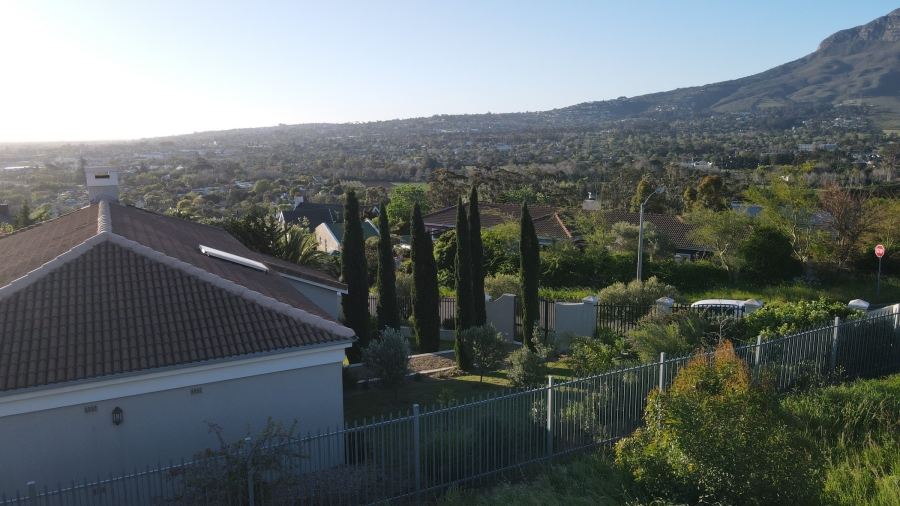 5 Bedroom Property for Sale in Rome Glen Western Cape